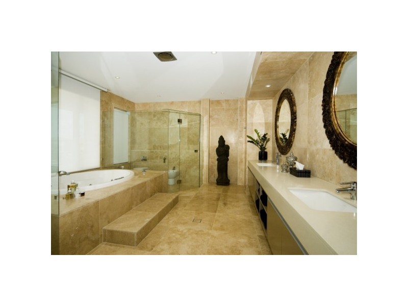 2323 Cressbrook Drive, Hope Island QLD 4212