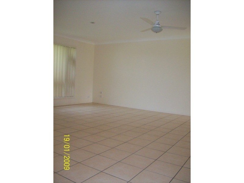 12 Maidenhead Street, Oxenford QLD 4210