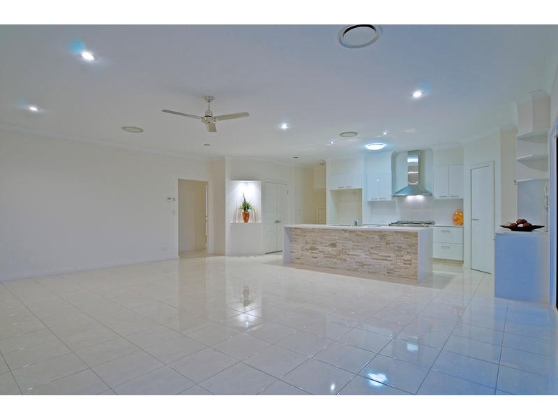 14 Boambillee Dr, Coomera QLD 4209