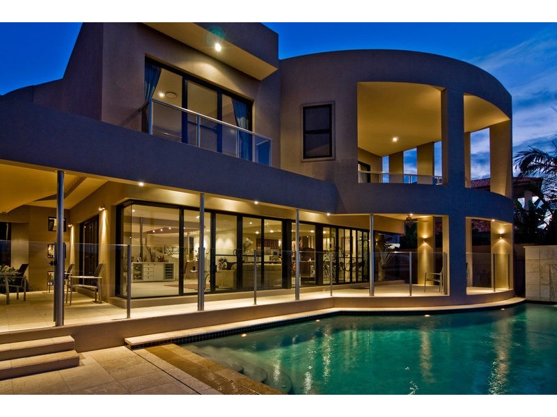 2163 Beaufort Way, Hope Island QLD 4212