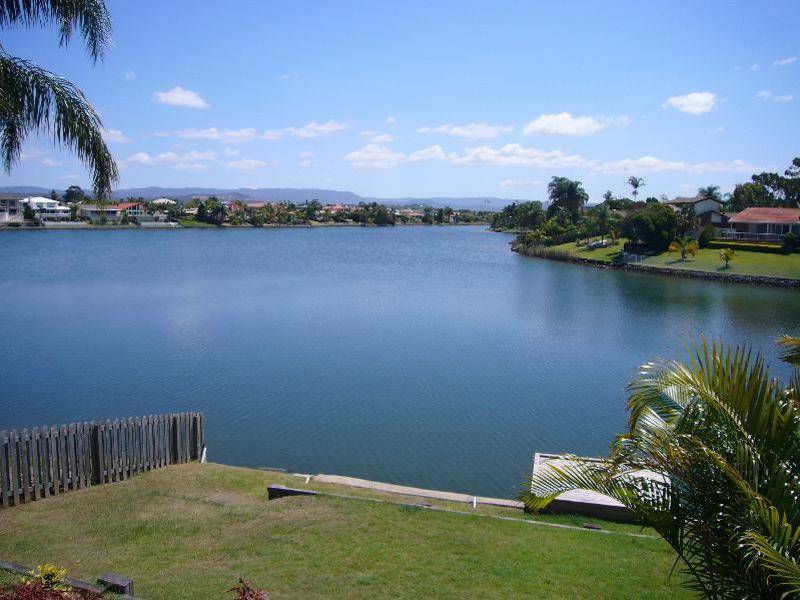 381 Benowa Road, Benowa QLD 4217