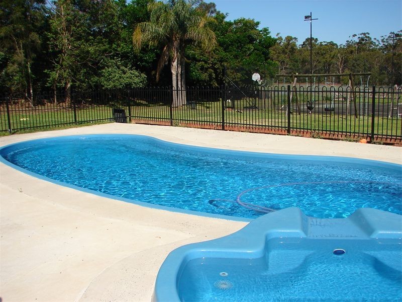 208 Georges River Rd, Kentlyn NSW 2560