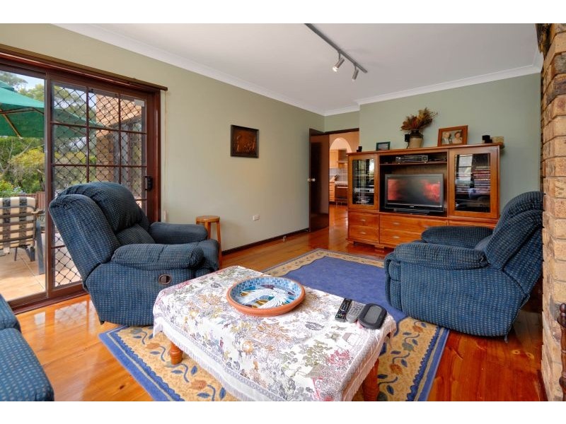 4  Meckiff Close, Menai NSW 2234
