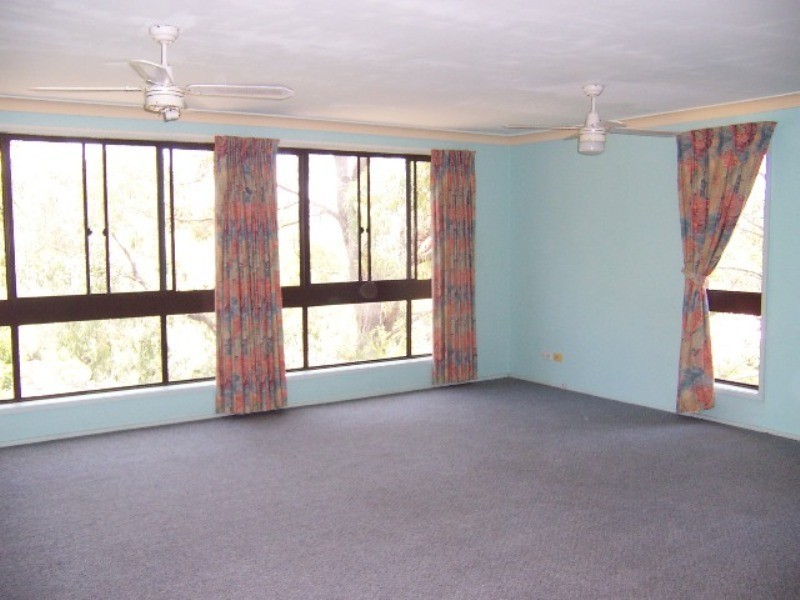 21  Moreton Road, Illawong NSW 2234