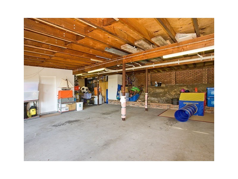 104  Blaxland Drive, Illawong NSW 2234