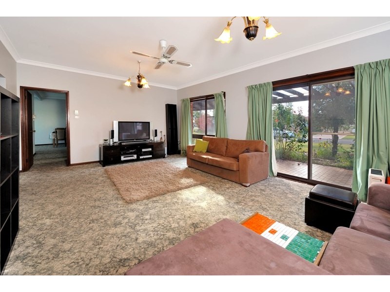 1 Robinia Place, Alfords Point NSW 2234