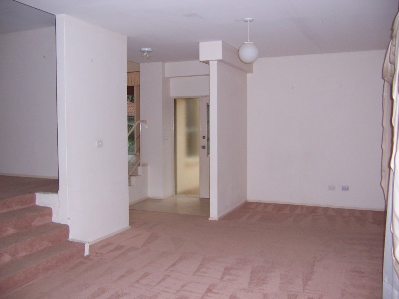 4  Old Ferry Road, Illawong NSW 2234