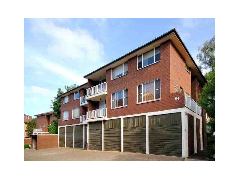 54 Glencoe Street, Sutherland NSW 2232