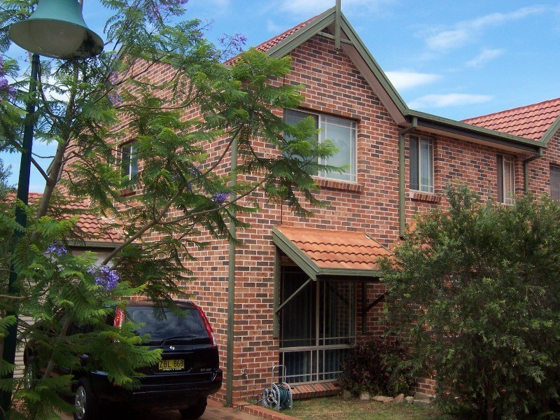 4 Owen Jones Row, Menai NSW 2234