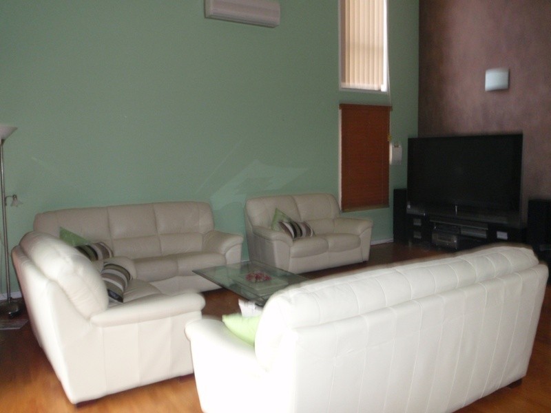 25 Tennant Place, Illawong NSW 2234