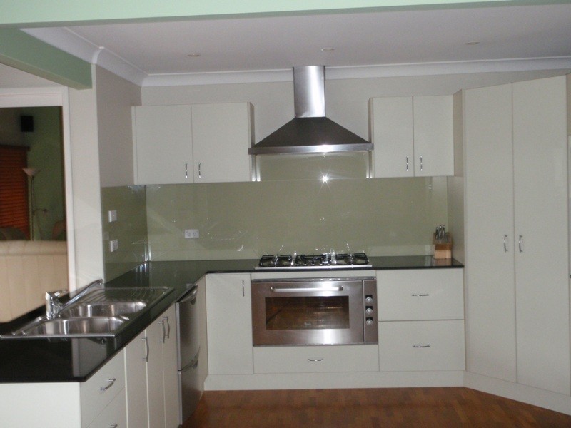 25 Tennant Place, Illawong NSW 2234