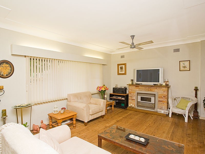 6 Fletcher Avenue, Miranda NSW 2228