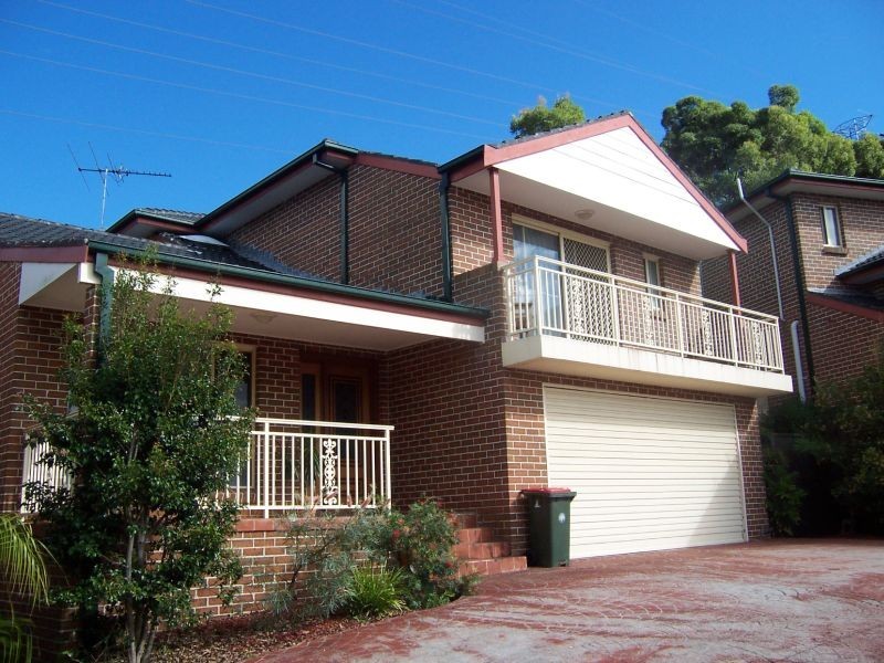 2a Charlotte Place, Illawong NSW 2234