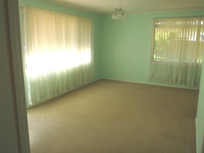 10 Reid Place, Illawong NSW 2234