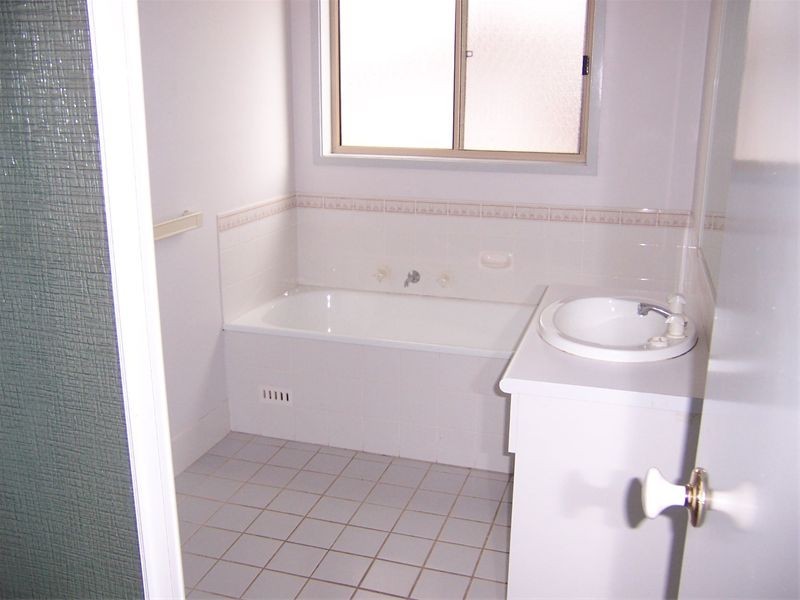 10 Owen Jones Row, Menai NSW 2234