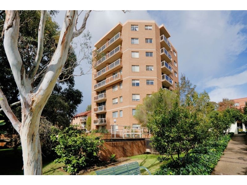 55 Glencoe Street, Sutherland NSW 2232