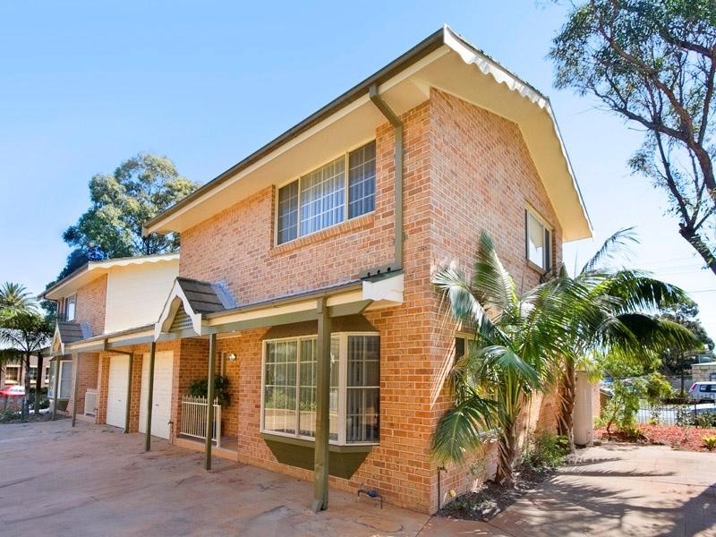 2/96 Toronto Parade, Sutherland NSW 2232