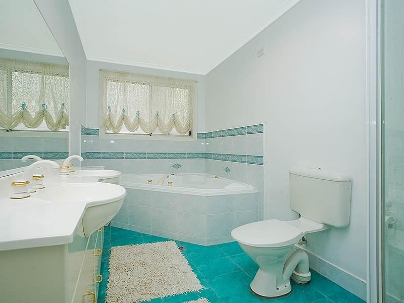 12 Kippax Place, Menai NSW 2234