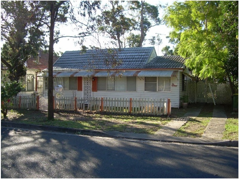 1  Clio Street, Sutherland NSW 2232