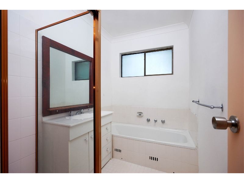 Level 2 35/87-89  Flora Street, Sutherland NSW 2232