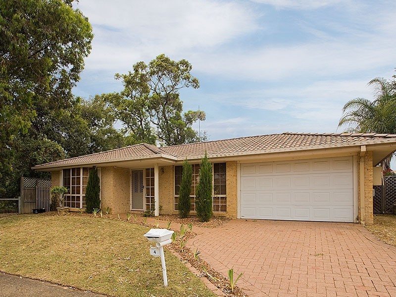 4  Allison Crescent, Menai NSW 2234