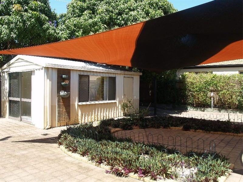 24  Nankeen Av, Paradise Point QLD 4216