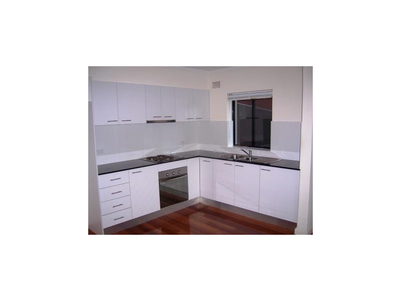 2/30 Glen Street, Marrickville NSW 2204