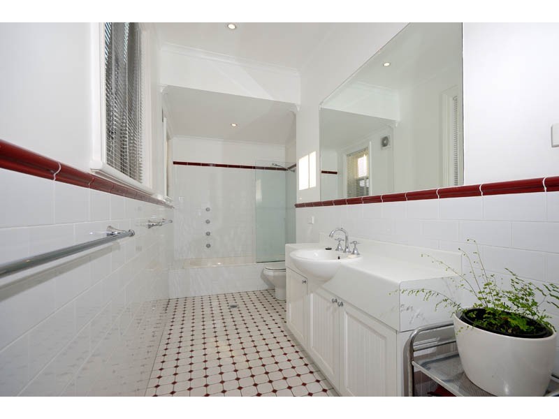 219  WOLLONGONG ROAD, Arncliffe NSW 2205