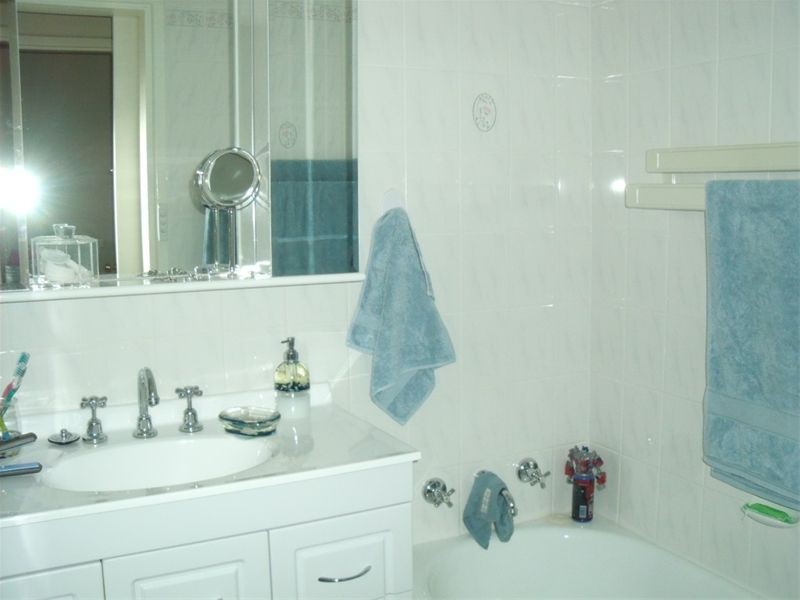 11 Watson St, Hammondville NSW 2170