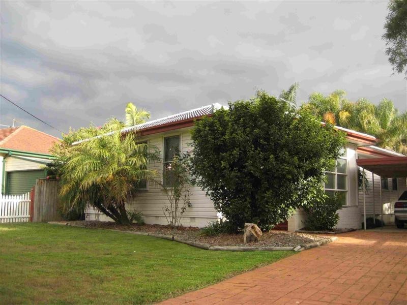 42 Brallos Ave, Holsworthy NSW 2173