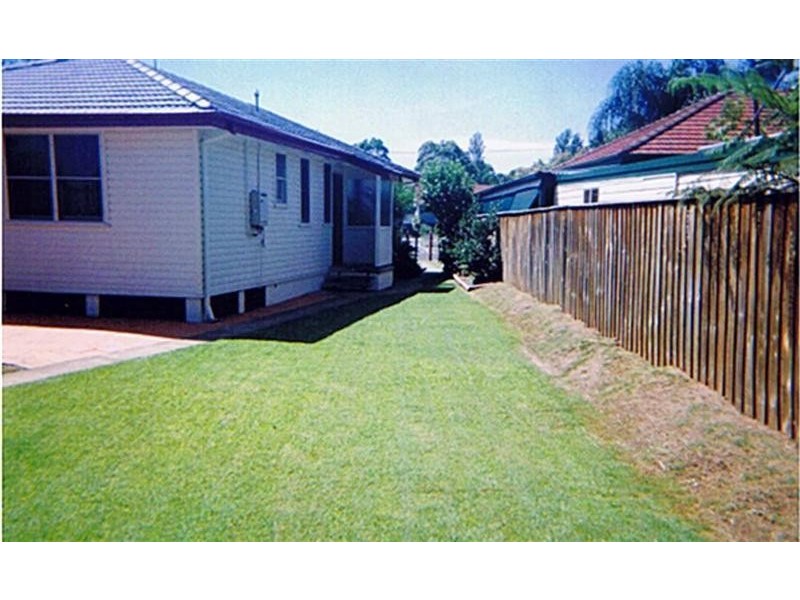 42 Brallos Ave, Holsworthy NSW 2173