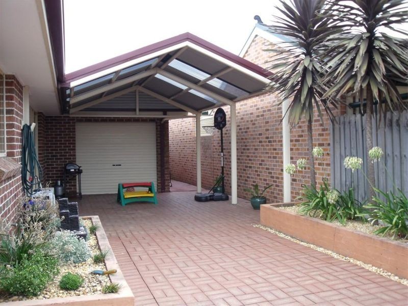 34  Springfield Crt, Wattle Grove NSW 2173