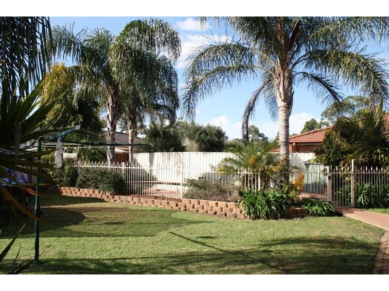34  Birdwood Ave, Wattle Grove NSW 2173