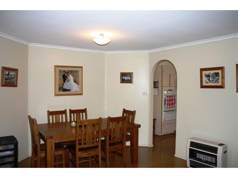 34  Birdwood Ave, Wattle Grove NSW 2173