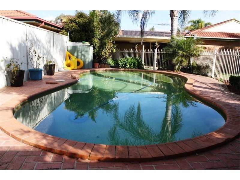 34  Birdwood Ave, Wattle Grove NSW 2173