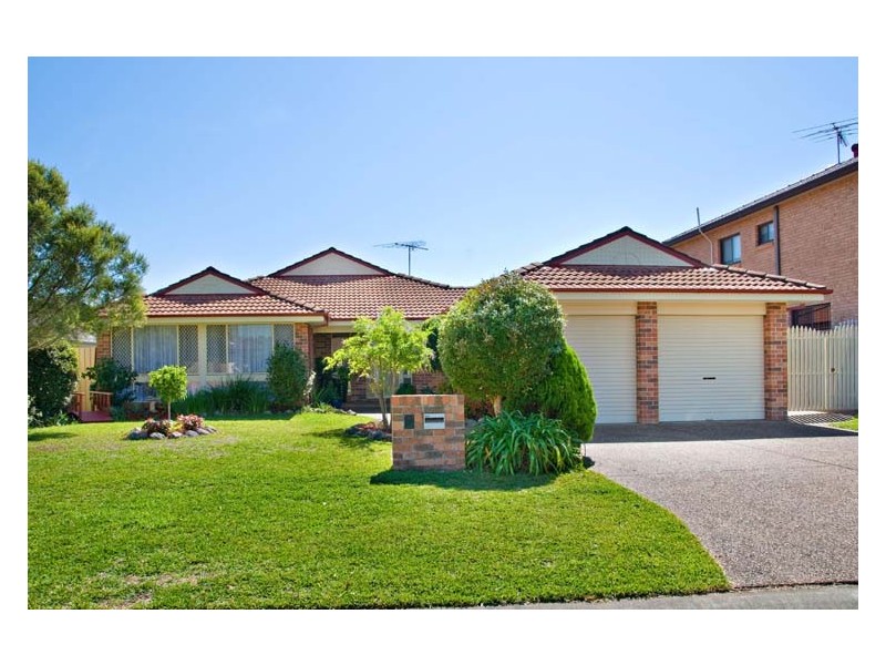 16  Oatlands Court, Wattle Grove NSW 2173