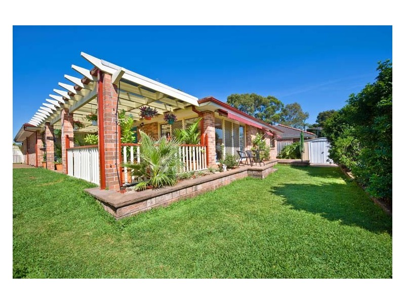 16  Oatlands Court, Wattle Grove NSW 2173