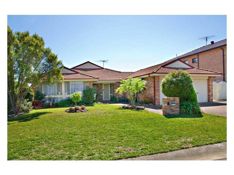 16  Oatlands Court, Wattle Grove NSW 2173