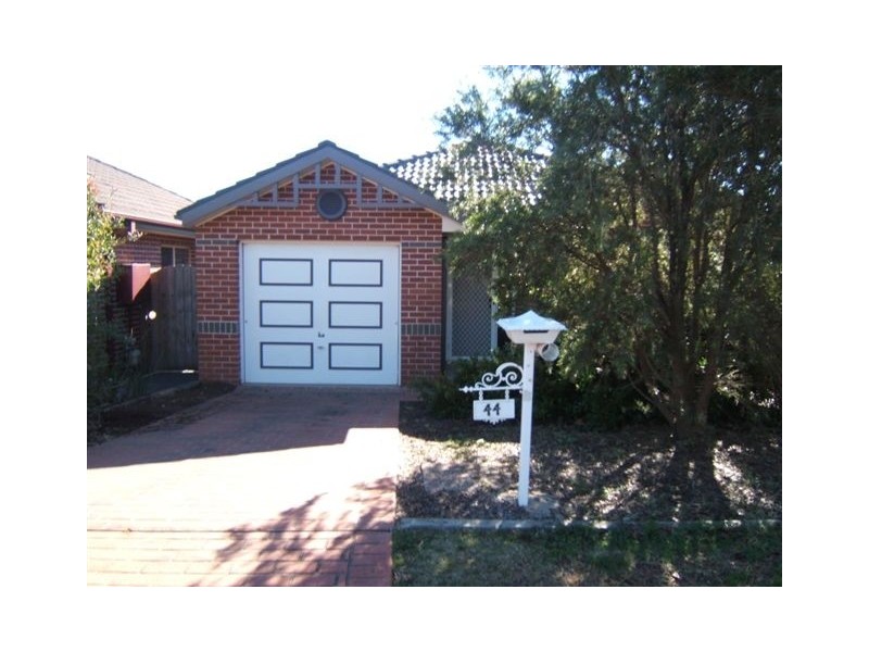 44 Lyndhurst Court, Wattle Grove NSW 2173