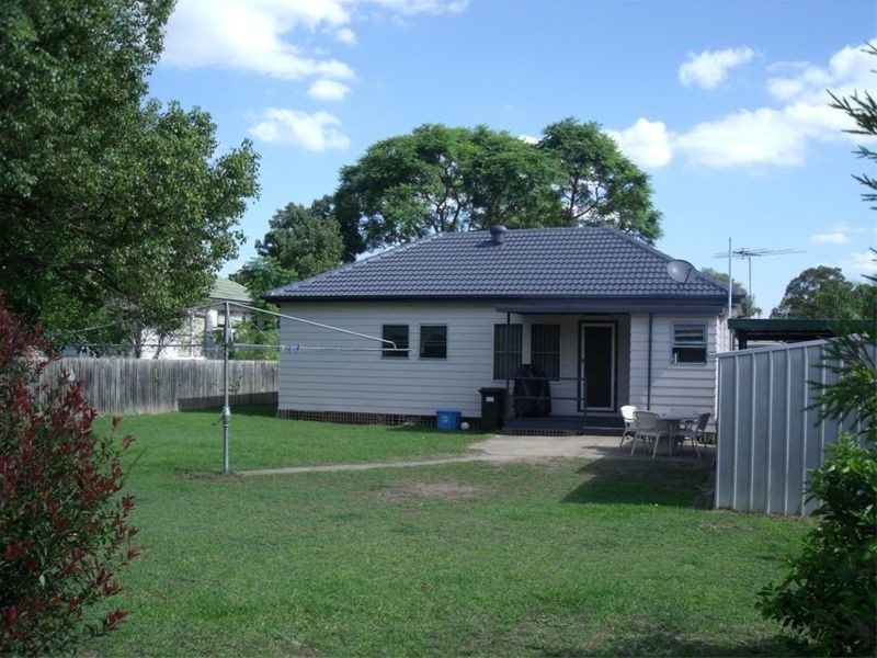 30 Bridges Avenue, Wattle Grove NSW 2173