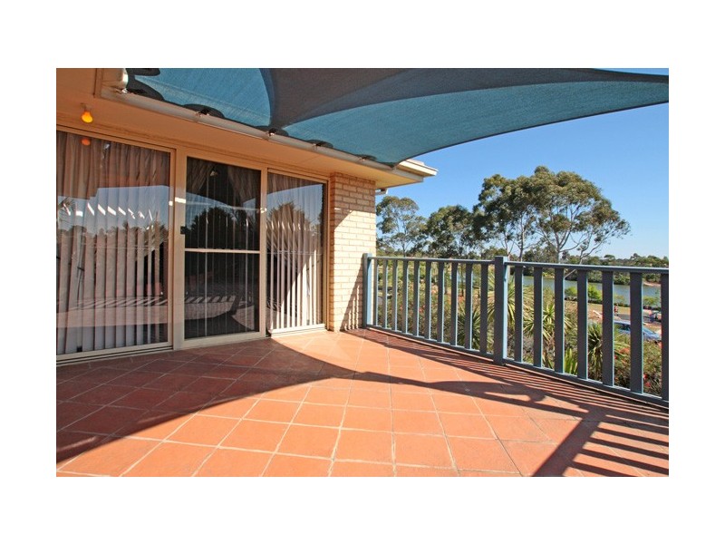 1 Eildon Court, Wattle Grove NSW 2173