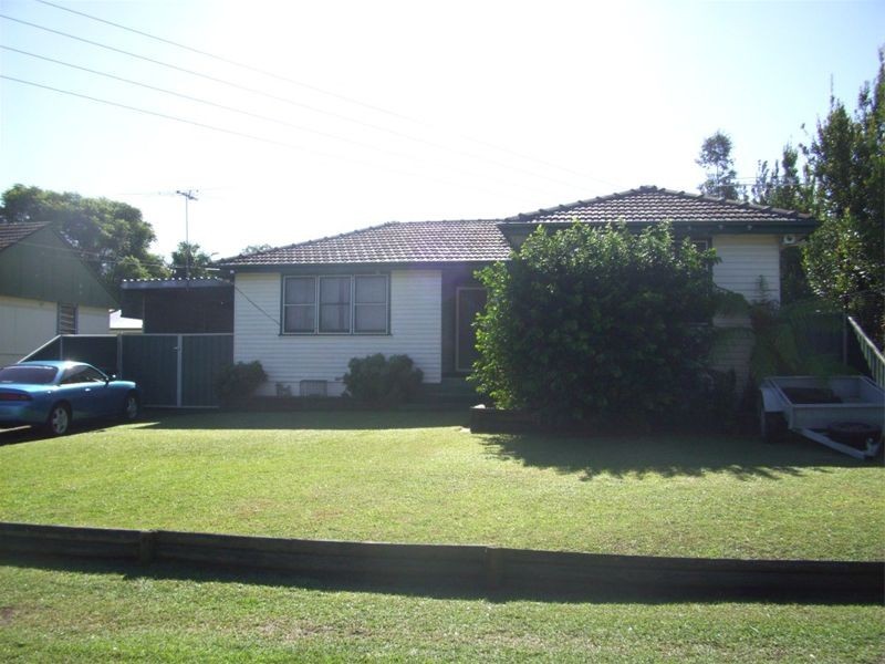 11 Tarakan Crt, Holsworthy NSW 2173
