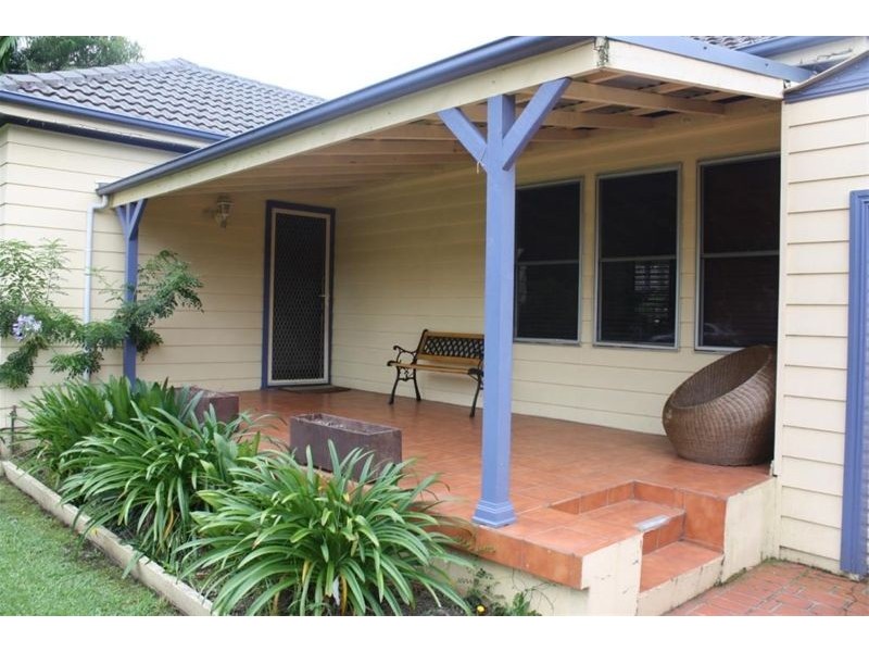 6 Birdwood Avenue, Wattle Grove NSW 2173