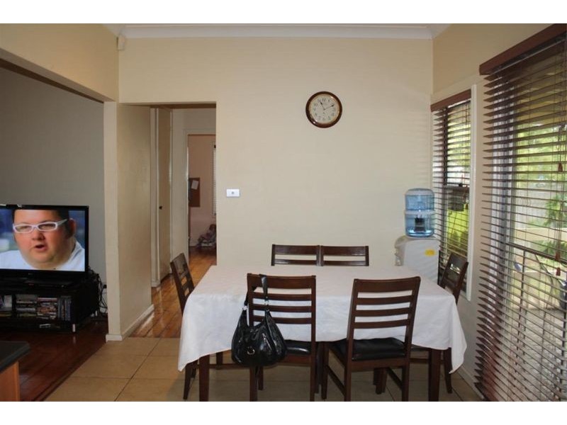 6 Birdwood Avenue, Wattle Grove NSW 2173