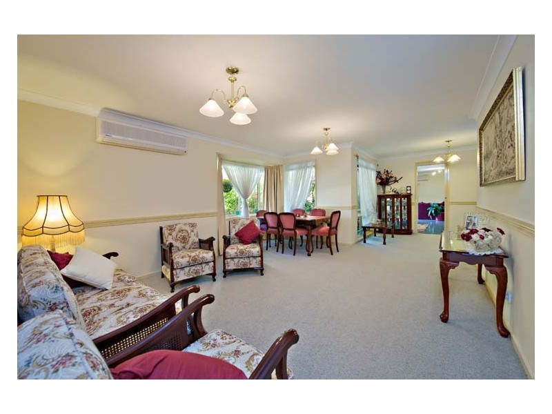 5 Cliveden Court, Wattle Grove NSW 2173