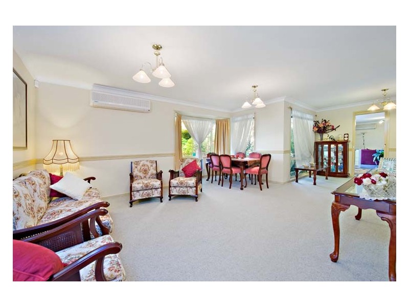 5 Cliveden Court, Wattle Grove NSW 2173
