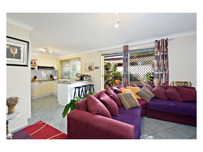 5 Cliveden Court, Wattle Grove NSW 2173
