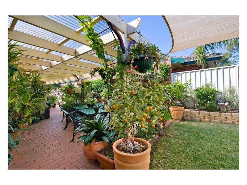 5 Cliveden Court, Wattle Grove NSW 2173