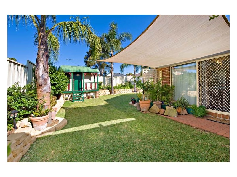 5 Cliveden Court, Wattle Grove NSW 2173