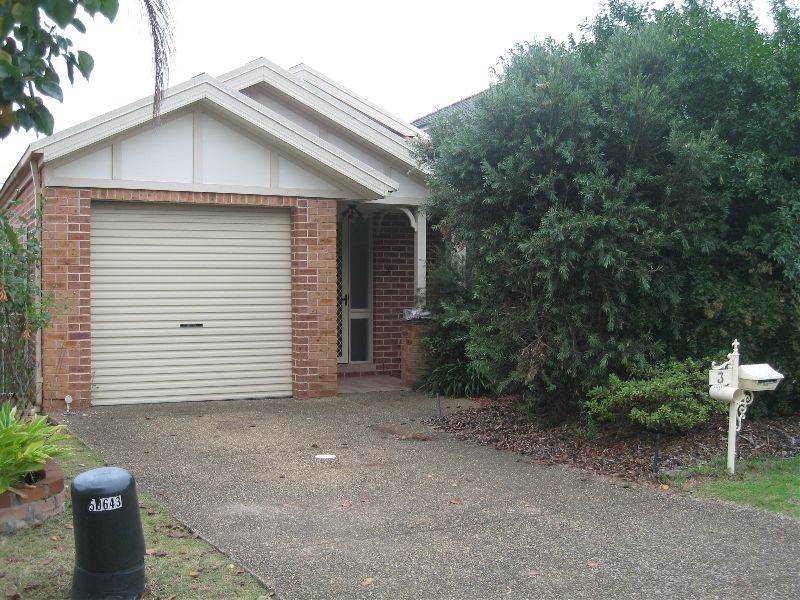 3 Exford Crt, Wattle Grove NSW 2173